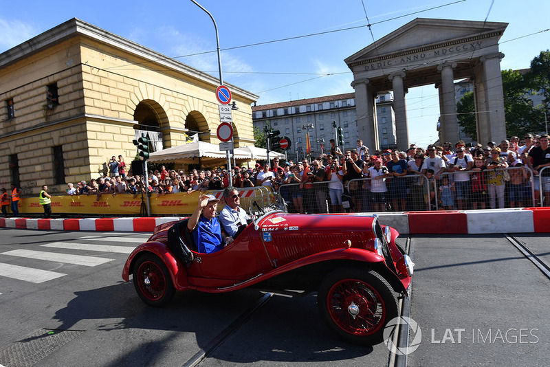 Brendon Hartley, Scuderia Toro Rosso in vintage car