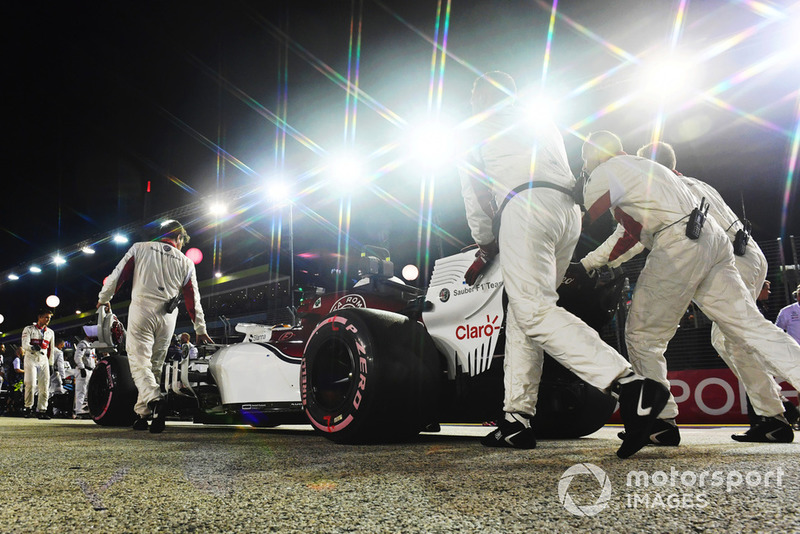 Marcus Ericsson, Sauber C37 on the grid
