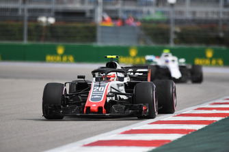 Kevin Magnussen, Haas F1 Team VF-18 ve Sergey Sirotkin, Williams FW41