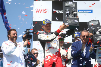Serkan Yazıcı, TOSFED Başkanı, Yarış galibi Ott Tänak, Toyota Gazoo Racing, Recep Tayyip Erdoğan, Türkiye Cumhuriyeti Cumhurbaşkanı