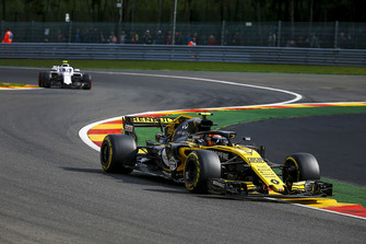 Carlos Sainz Jr., Renault Sport F1 Team R.S. 18 and Sergey Sirotkin, Williams FW41