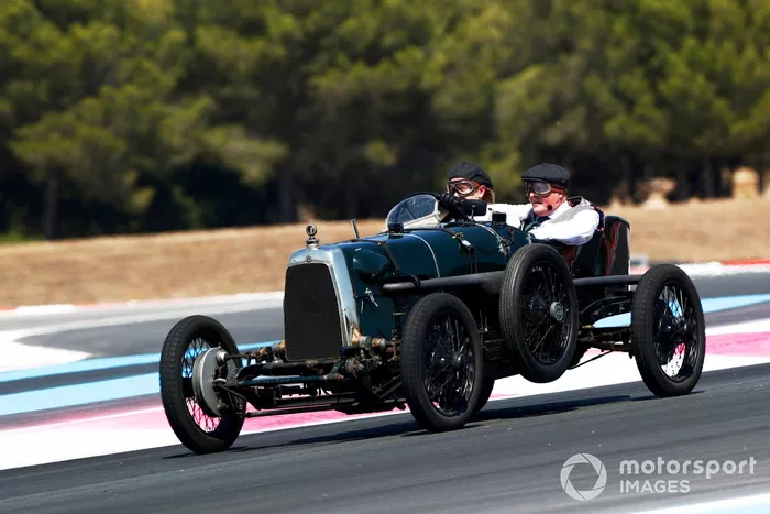 Sebastian Vettel, Aston Martin, Johnny Herbert, Sky TV, in the Aston Martin Grean Pea TT1 from 1922