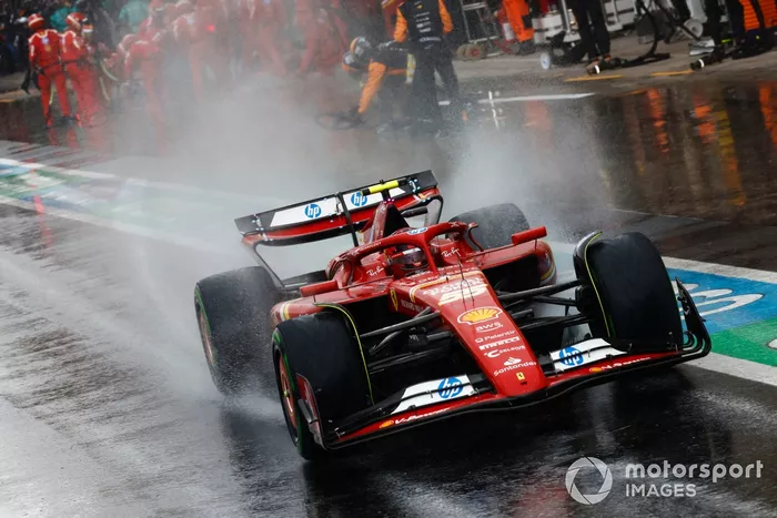 Carlos Sainz, Ferrari SF-24 tras una parada