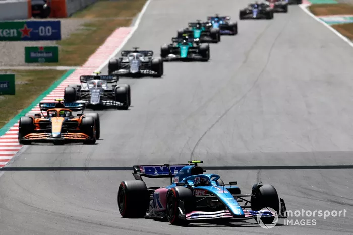 Esteban Ocon, Alpine A522, Lando Norris, McLaren MCL36, Yuki Tsunoda, AlphaTauri AT03 