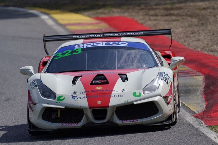 #323 Easy Race, Ferrari 488 Challenge Evo: Luigi Coluccio, Rocco Mazzola