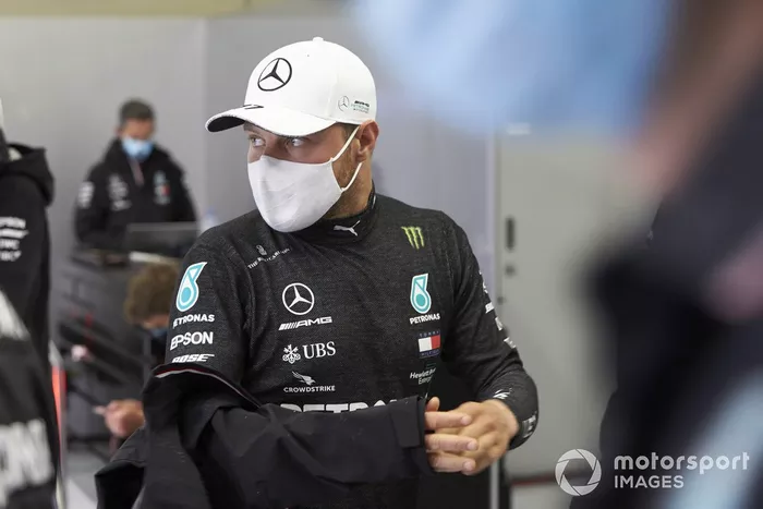 Valtteri Bottas, Mercedes-AMG Petronas F1 nel garage