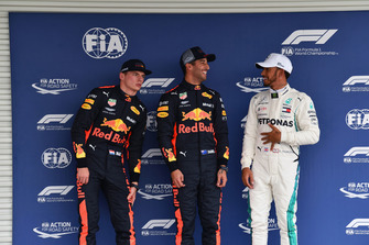 Max Verstappen, Red Bull Racing, Daniel Ricciardo, Red Bull Racing en Lewis Hamilton, Mercedes AMG F1 in Parc Ferme
