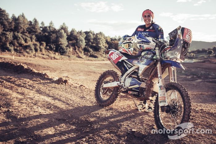 #98 Sara García – Original by Motul