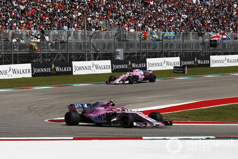 Esteban Ocon, Racing Point Force India VJM11 y Sergio Perez, Racing Point Force India VJM11