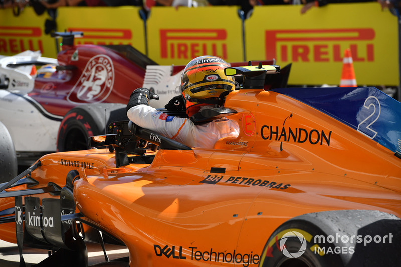 Stoffel Vandoorne, McLaren dans le parc fermé
