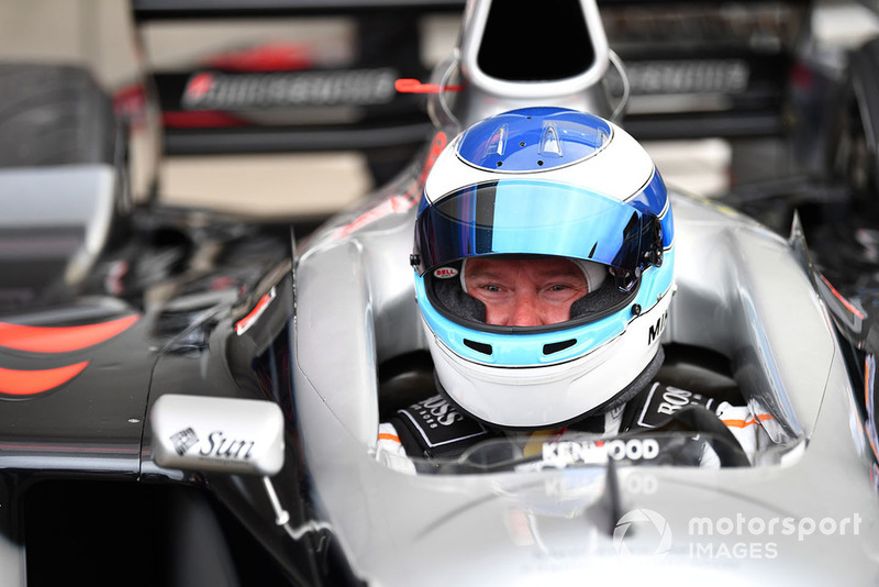 Mika Hakkinen, McLaren MP4-13