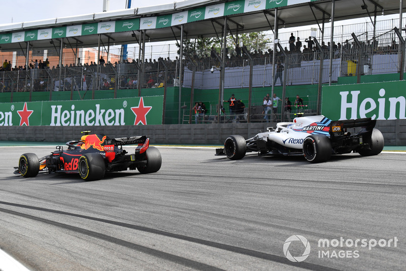Max Verstappen, Red Bull Racing RB14 ve Sergey Sirotkin, Williams FW41