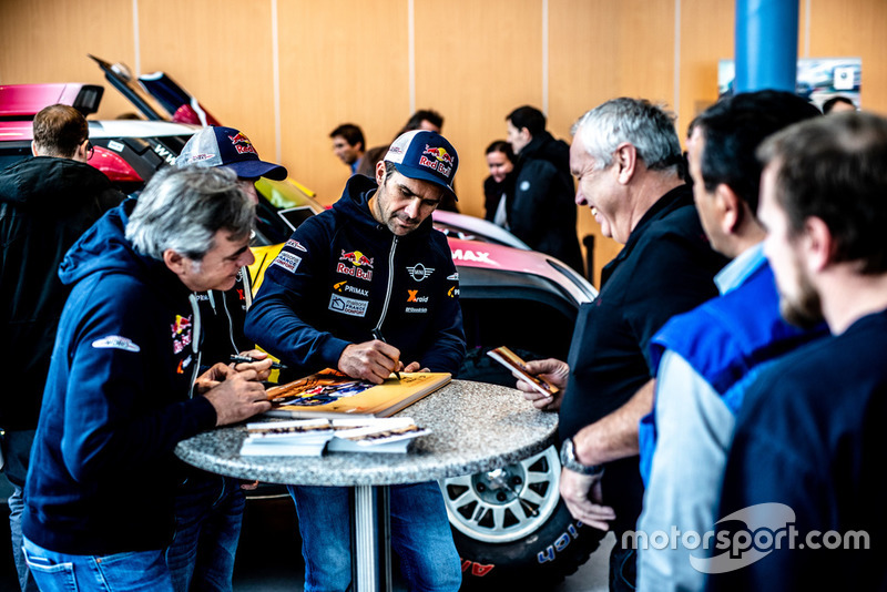 Cyril Despres, Carlos Sainz, MINI John Cooper Works Buggy shakedown