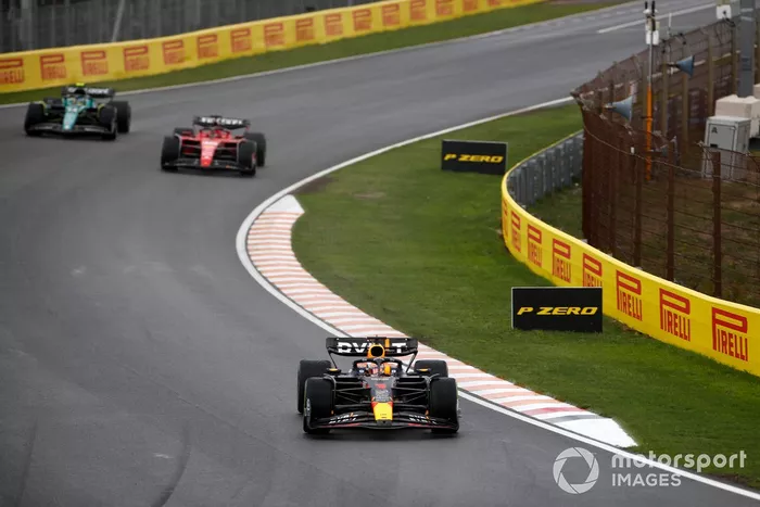 Max Verstappen, Red Bull Racing RB19, Charles Leclerc, Ferrari SF-23, Fernando Alonso, Aston Martin AMR23