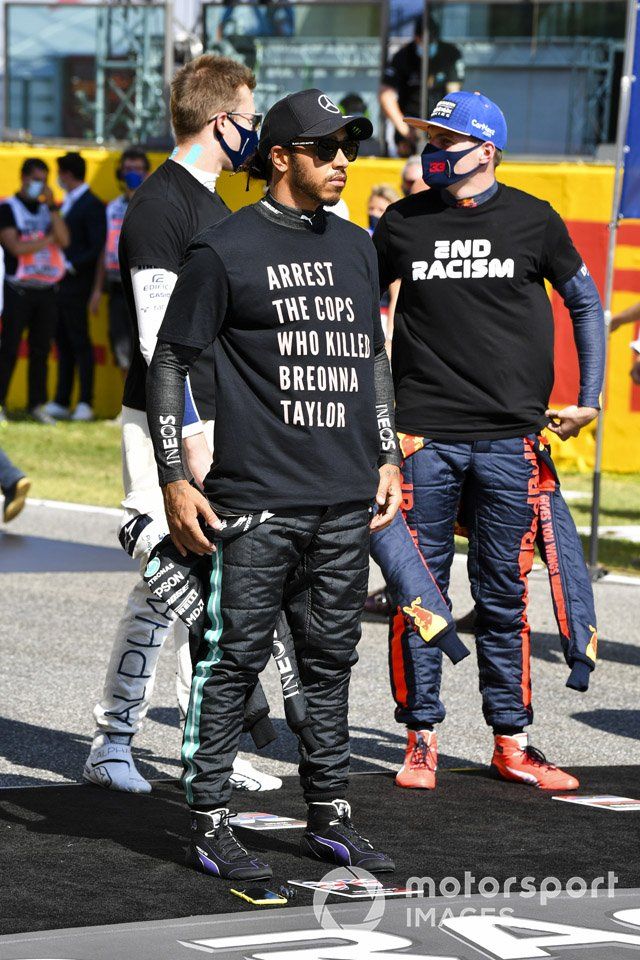 Lewis Hamilton, Mercedes-AMG F1, Max Verstappen, Red Bull Racing, Daniil Kvyat, AlphaTauri, en apoyo de la campaña para el fin del racismo
