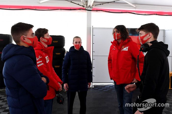 Arthur Leclerc, Maya Weug, Callum Ilott, Marco Matassa, jefe de la Ferrari Driver Academy 