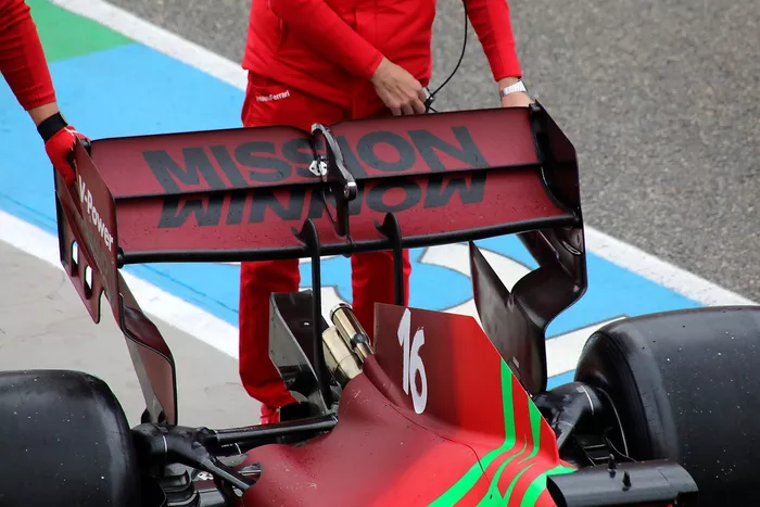 Ferrari SF21 achtervleugel