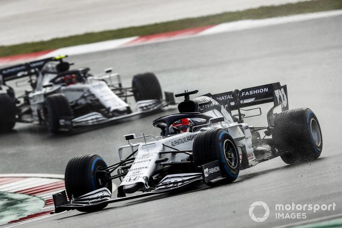 Daniil Kvyat, AlphaTauri AT01, Pierre Gasly, AlphaTauri AT01