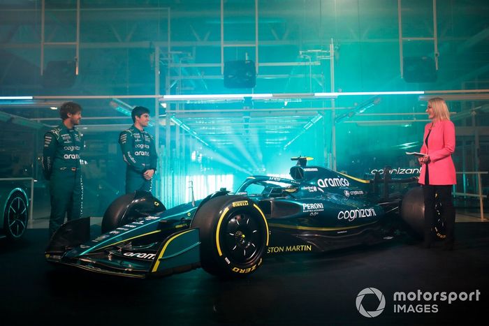 Sebastian Vettel, Aston Martin, Lance Stroll, Aston Martin, hablan con Rachel Brookes en el escenario