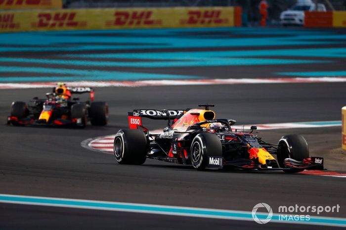 Max Verstappen, Red Bull Racing RB16B, Sergio Pérez, Red Bull Racing RB16B
