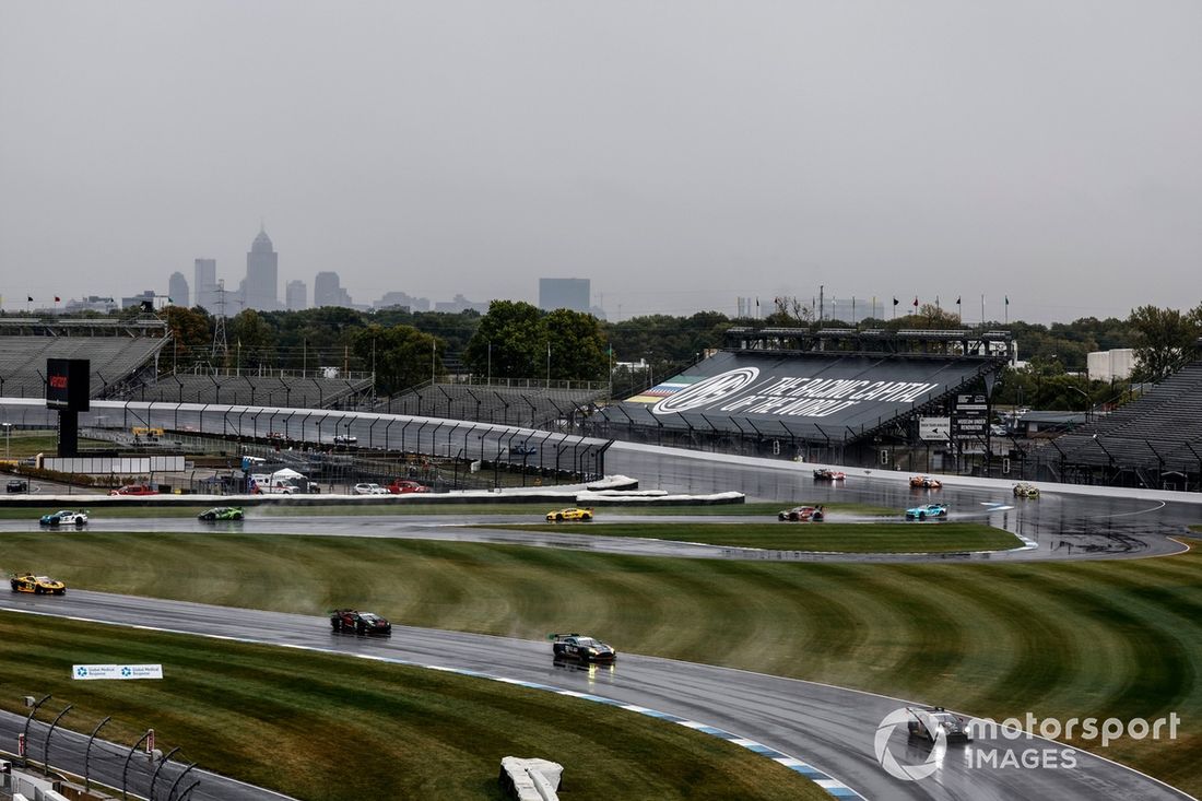 #23 Heart of Racing Team Aston Martin Vantage GT3 Evo: Ross Gunn, Alex Riberas, #44 Magnus Racing Aston Martin Vantage GT3 Evo: John Potter, Andy Lally, Spencer Pumpelly, #45 Wayne Taylor Racing con Andretti Lamborghini Huracan GT3 EVO2: Kyle Marcelli, Da
