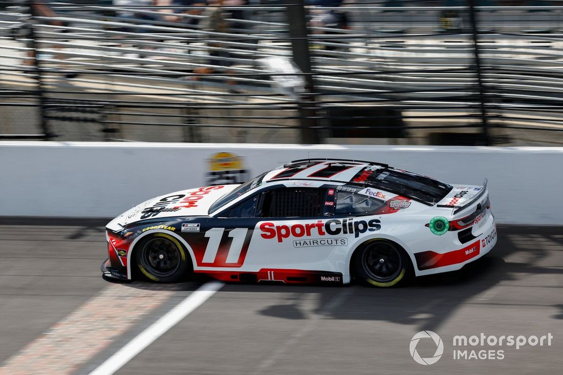 Denny Hamlin, Joe Gibbs Racing, Sport Clips Haircuts Toyota Camry