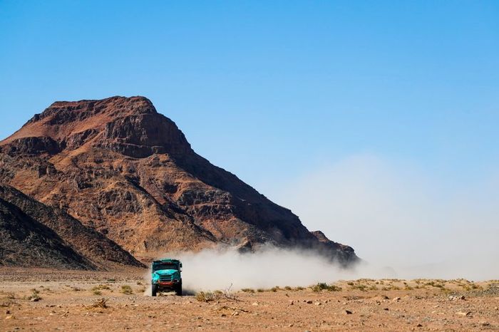 #517 Team De Rooy IVECO: Albert Llovera, Ferran Marco Alcayna, Marc Torres
