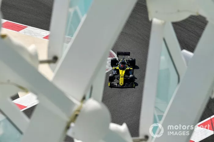 Esteban Ocon, Renault R.S. 19 