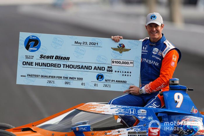 Scott Dixon, Chip Ganassi Racing Honda celebra la obtención del premio NTT P1 y la pole position