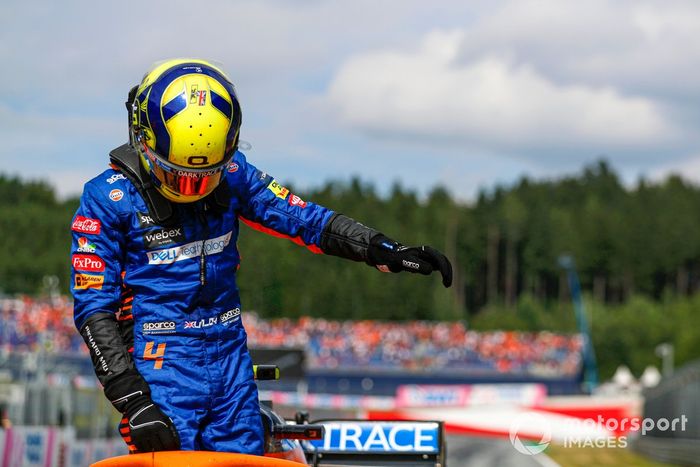 Tercer lugar Lando Norris, McLaren , en Parc Ferme