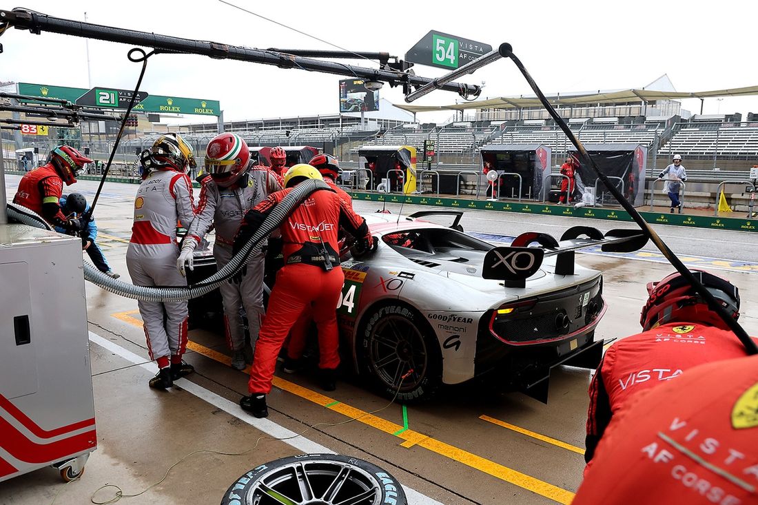#54 Vista AF Corse Ferrari 296 LMGT3: Thomas Flohr, Francesco Castellacci, Davide Rigon