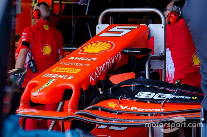 Detalle del alerón delantero del Ferrari SF90