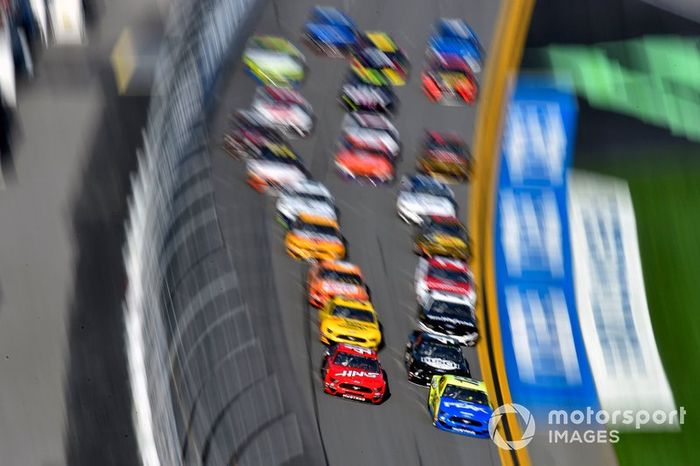 Daniel Suarez, Stewart-Haas Racing, Ford Mustang Haas Automation and Ryan Blaney, Team Penske, Ford Mustang Menards/Peak