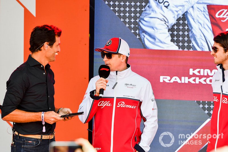 Mark Webber e Kimi Raikkonen, Alfa Romeo Racing, all'evento a Federation Square