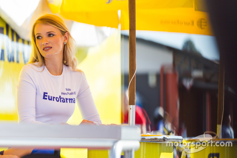 Grid girl