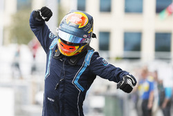 Le vainqueur Alexander Albon, DAMS