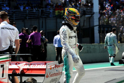 Lewis Hamilton, Mercedes AMG F1 dans le parc fermé
