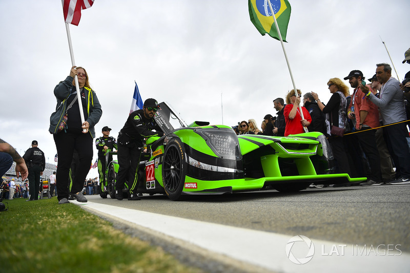 #22 Tequila Patron ESM Nissan DPi, P: Pipo Derani, Johannes van Overbeek, Nicolas Lapierre