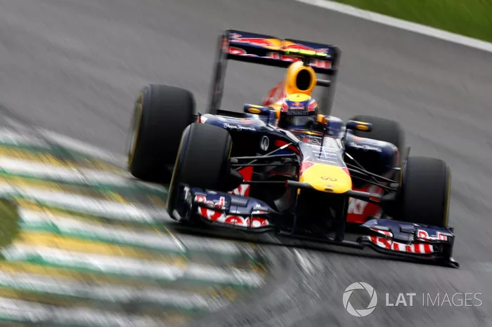2011 : Red Bull RB7, motor Renault