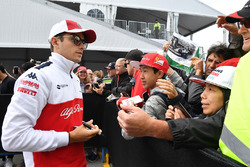 Charles Leclerc, Sauber signs autographs for the fans