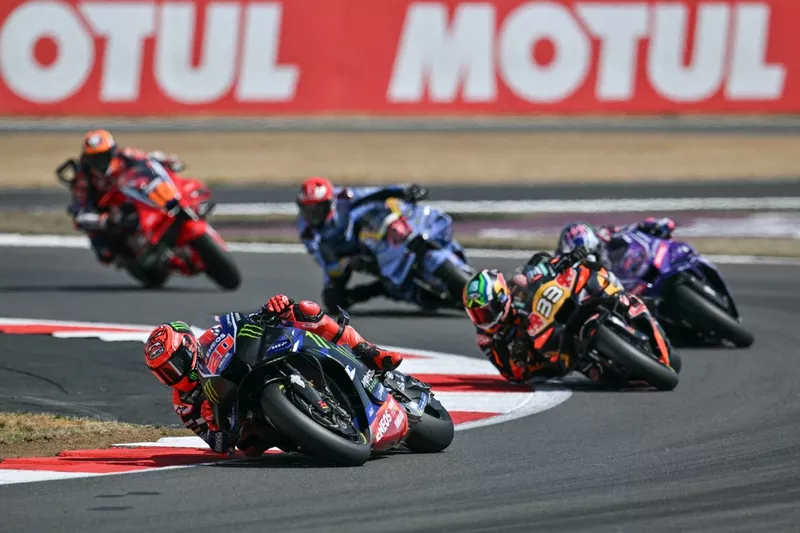 Fabio Quartararo, Yamaha Factory Racing, Brad Binder, Red Bull KTM Factory Racing