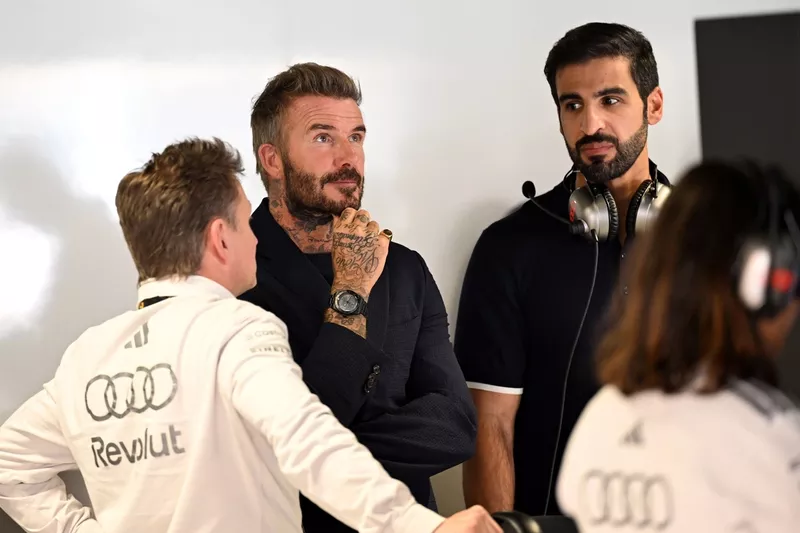 Allan McNish, équipe Audi F1, David Beckham, stand de l'équipe Audi F1