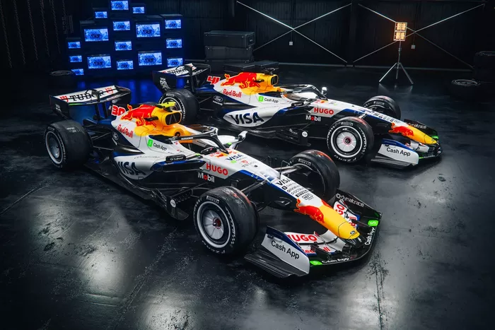زي فريق Racing Bulls 