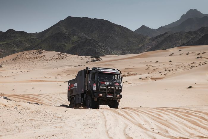 #907 Raid Lynx Mercedes: Jerome Pelichet, Michel Charret, Ludovic Ecochard