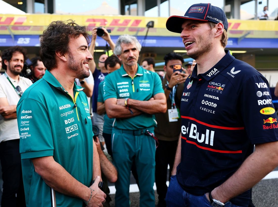 Max Verstappen, Red Bull Racing, Fernando Alonso, Aston Martin Racing
