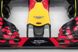 El Red Bull Racing RB12 con el logo de Aston Martin