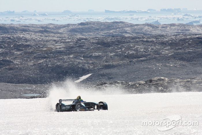 Di Grassi pilota un Fórmula E en el Ártico