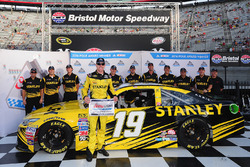 Polesitter Carl Edwards, Joe Gibbs Racing, Toyota
