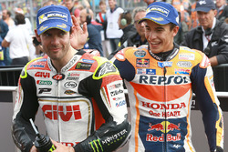 Подіум: переможець Марк Маркес, Repsol Honda Team, друге місце Кел Кратчлоу, Team LCR Honda