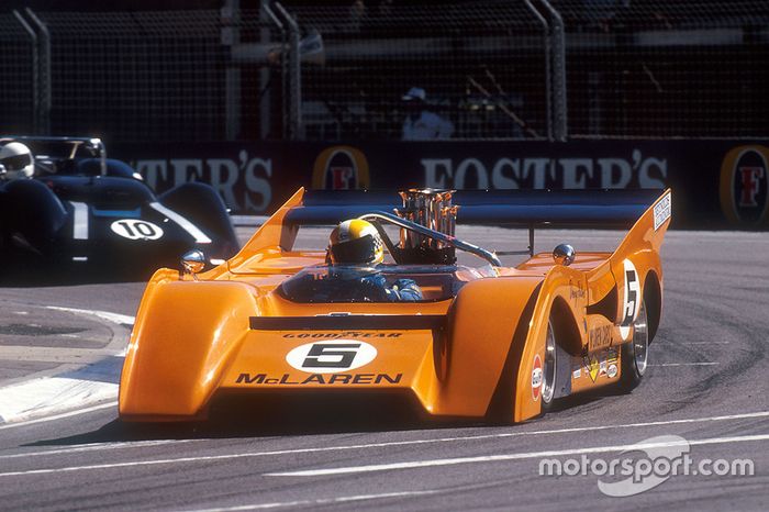 1971 McLaren M8F Can-Am en una carrera de apoyo